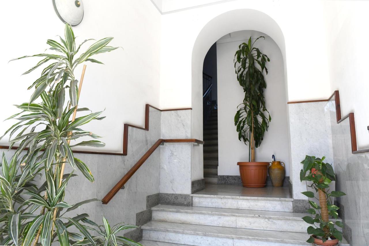 Domus Laura In Trastevere Рим Экстерьер фото